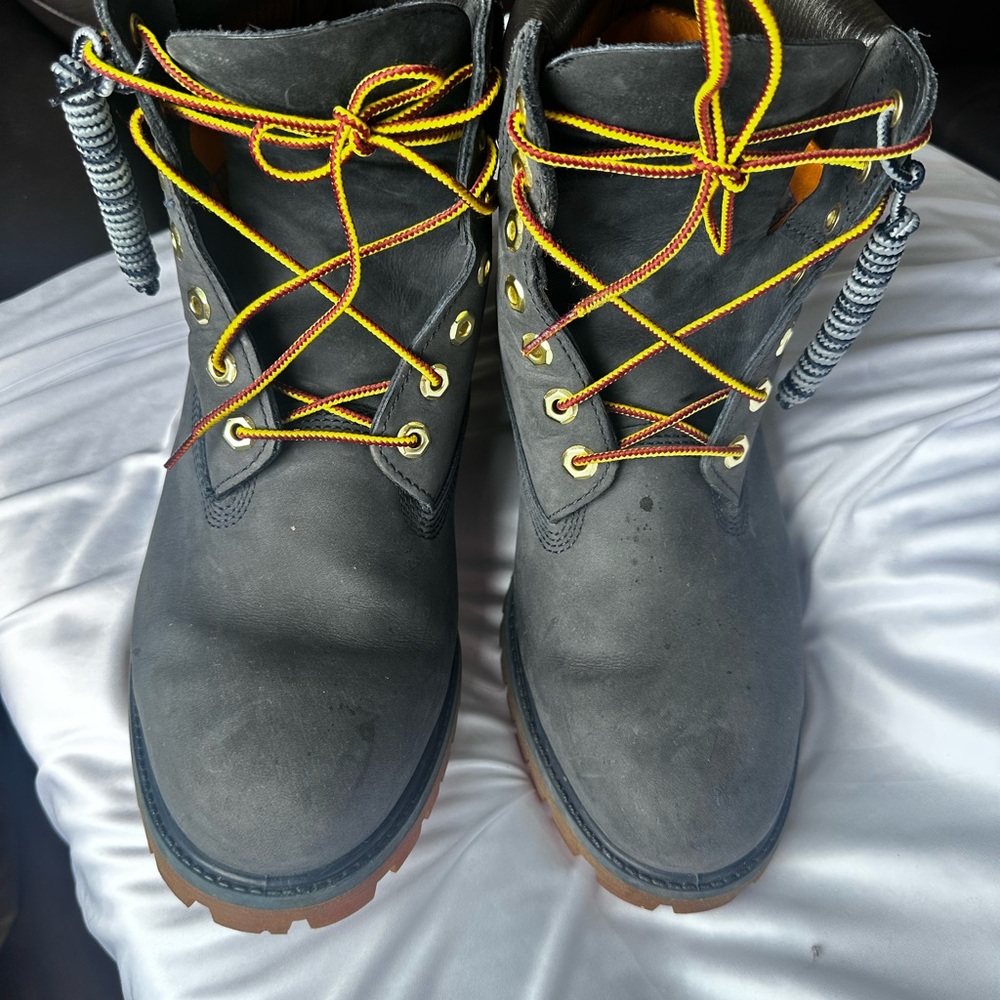 TIMBERLAND 6 INCH PREMIUM WATERPROOF NUBUCK BOOTS - Picture 3 of 10